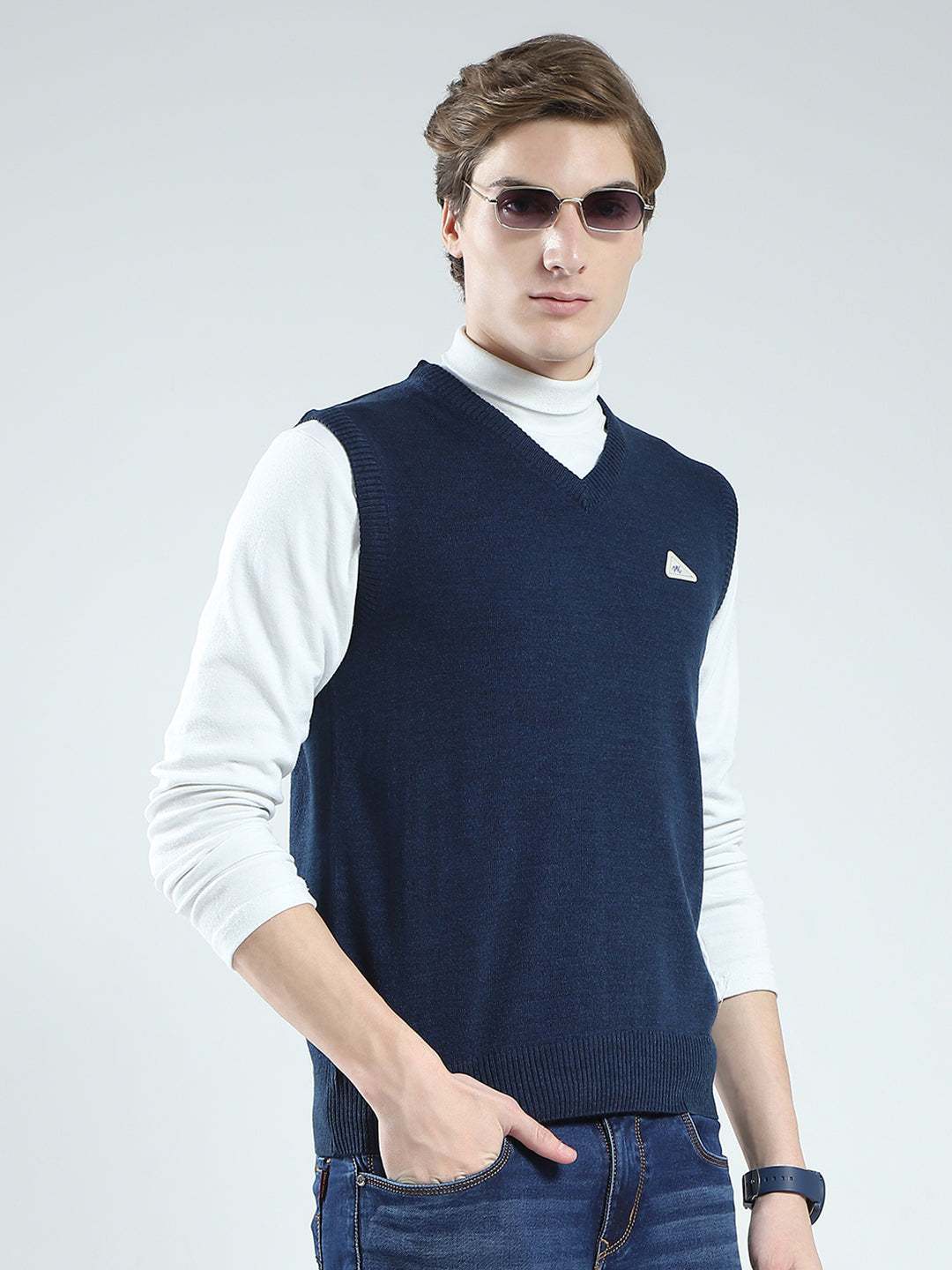 Men Blue Solid V Neck Sleeveless Sweater