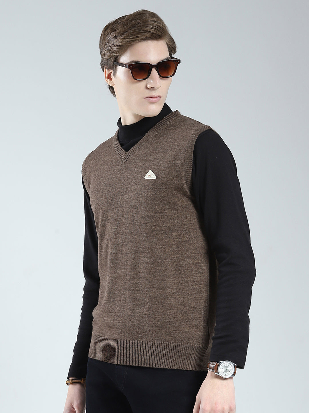 Men Brown Solid V Neck Sleeveless Sweater