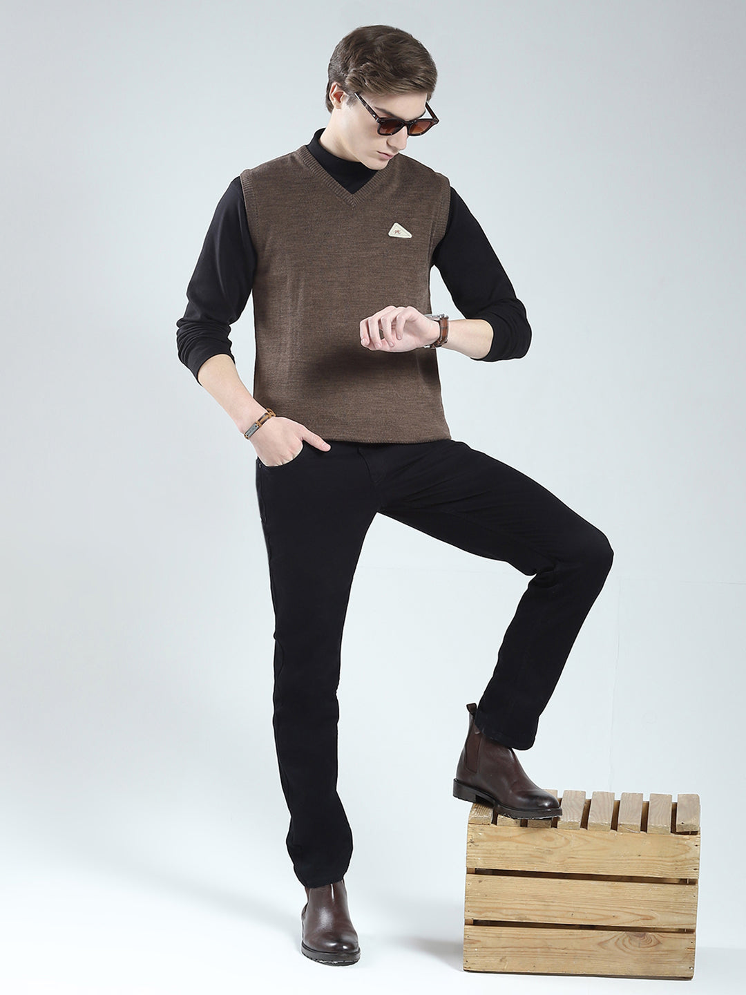 Men Brown Solid V Neck Sleeveless Sweater
