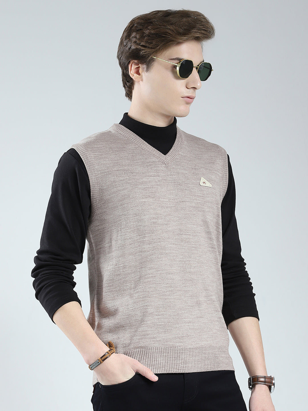 Men Grey Solid V Neck Sleeveless Sweater