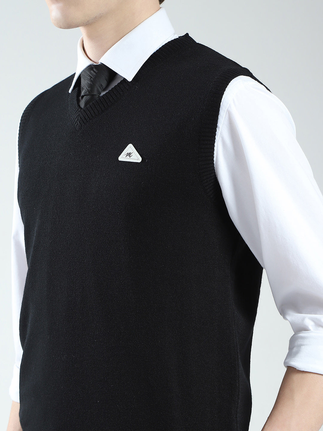 Men Black Solid V Neck Sleeveless Sweater