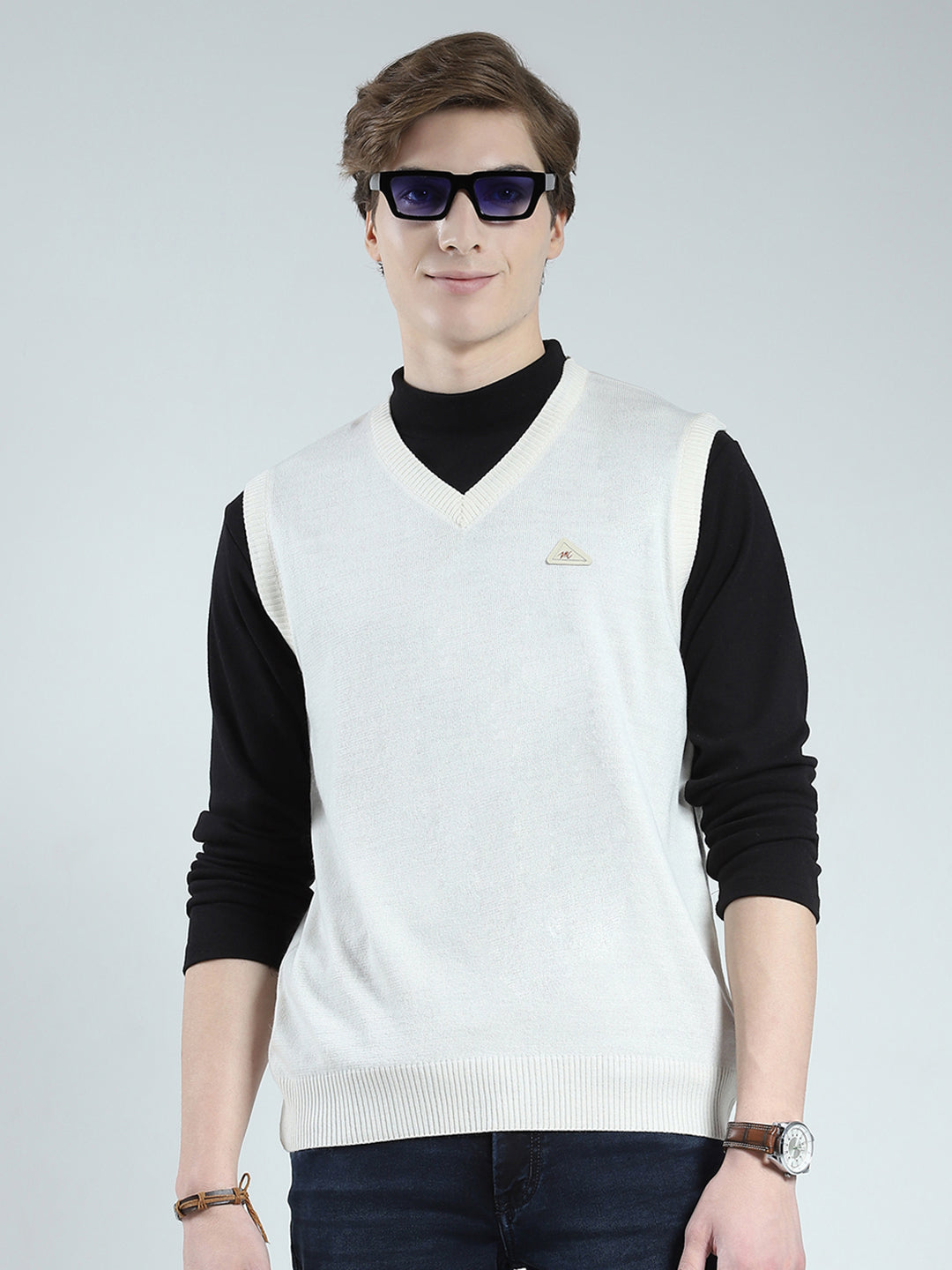 Men White Solid V Neck Sleeveless Sweater