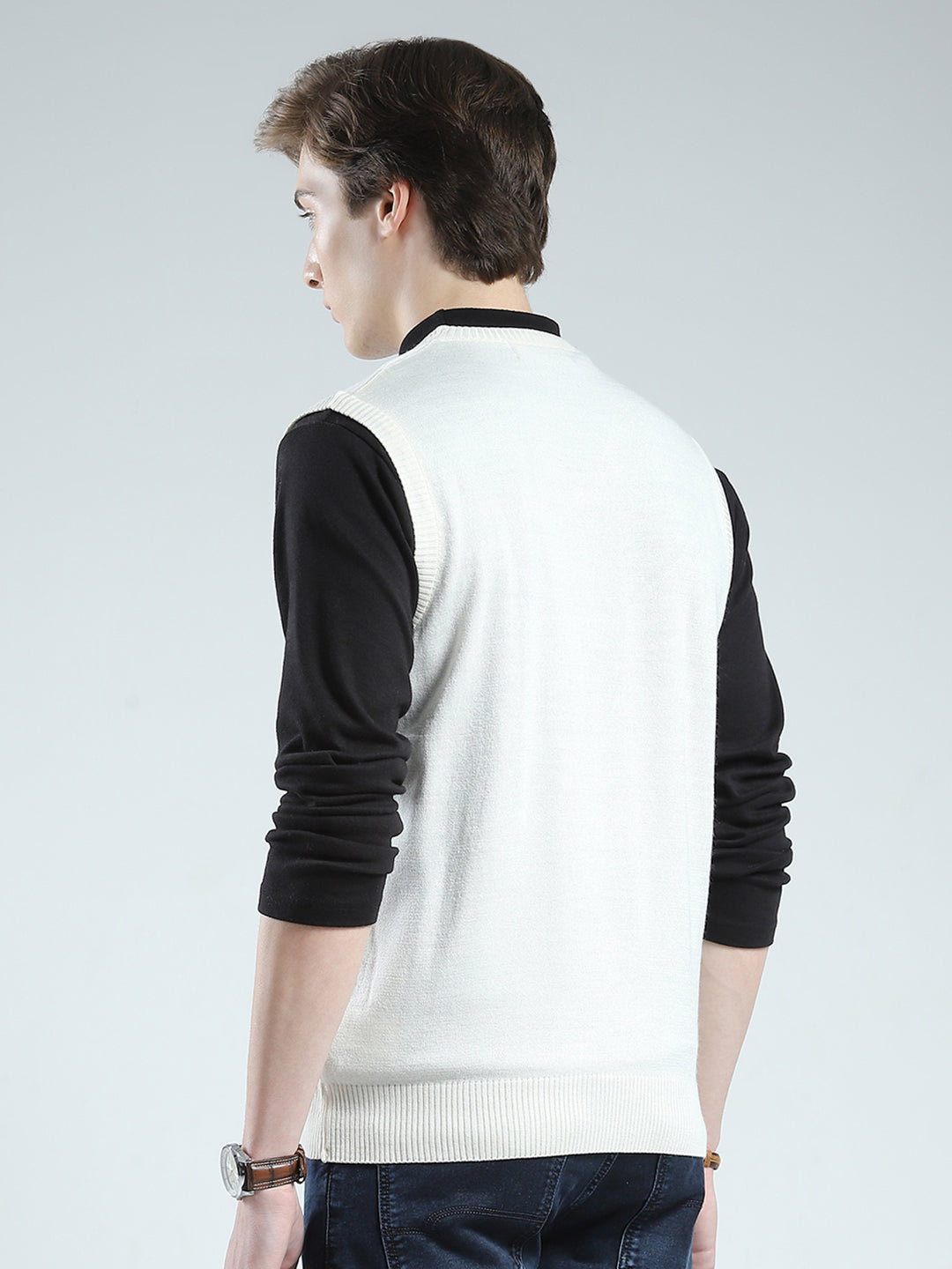 Men White Solid V Neck Sleeveless Sweater