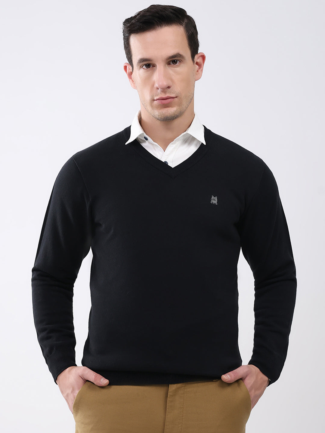 Men Black Solid V Neck Full Sleeve Pullover