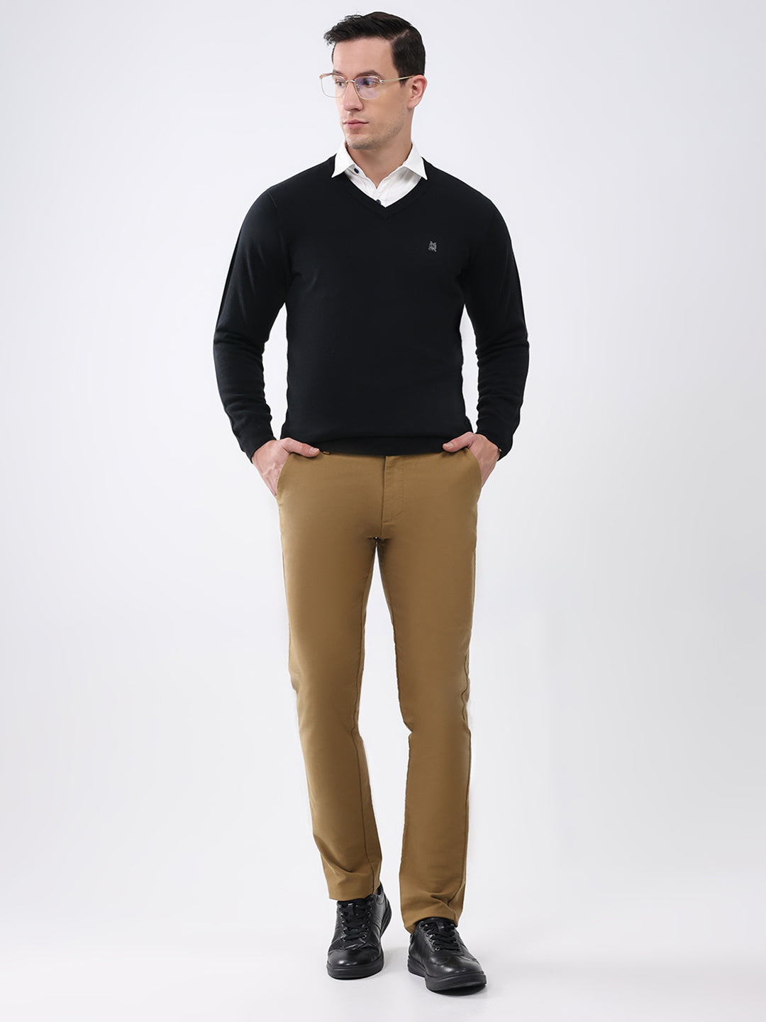 Men Black Solid V Neck Full Sleeve Pullover