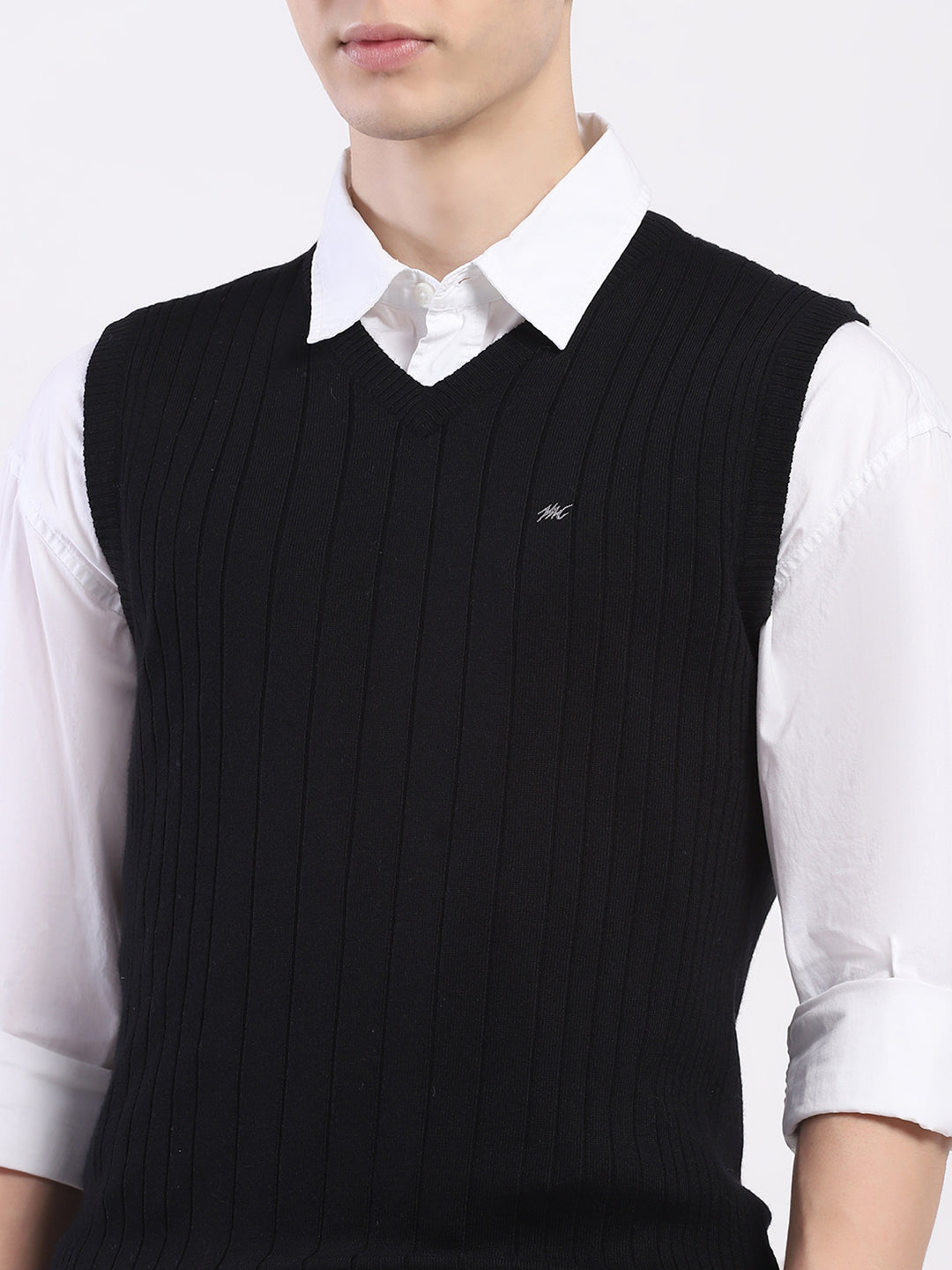 Men Black Solid V Neck Sleeveless Sweater