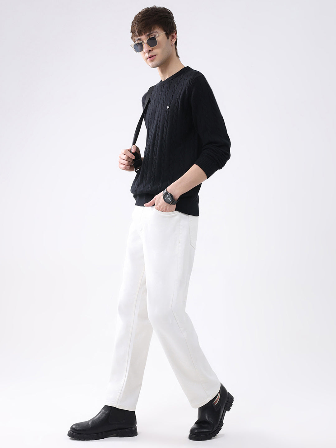Men Black Solid Round Neck Full Sleeve Pullover