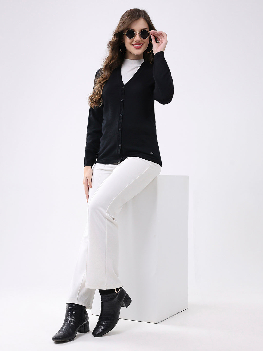 Women Black Solid V Neck Full Sleeve Cardigan