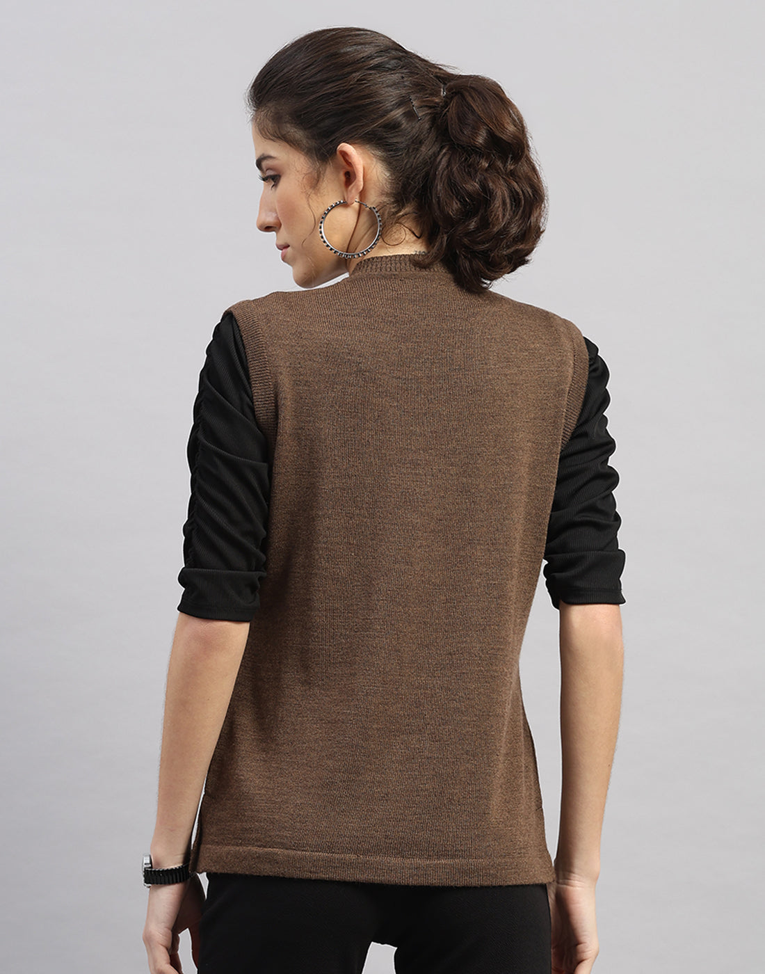 Women Brown Solid V Neck Sleeveless Cardigan