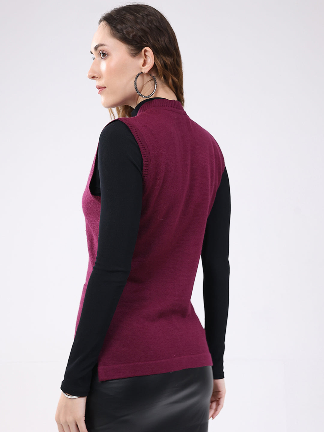 Women Maroon Solid V Neck Sleeveless Cardigan
