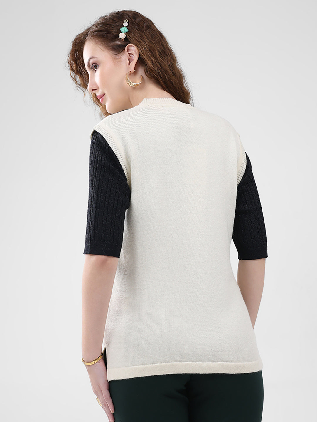 Women Cream Solid V Neck Sleeveless Cardigan
