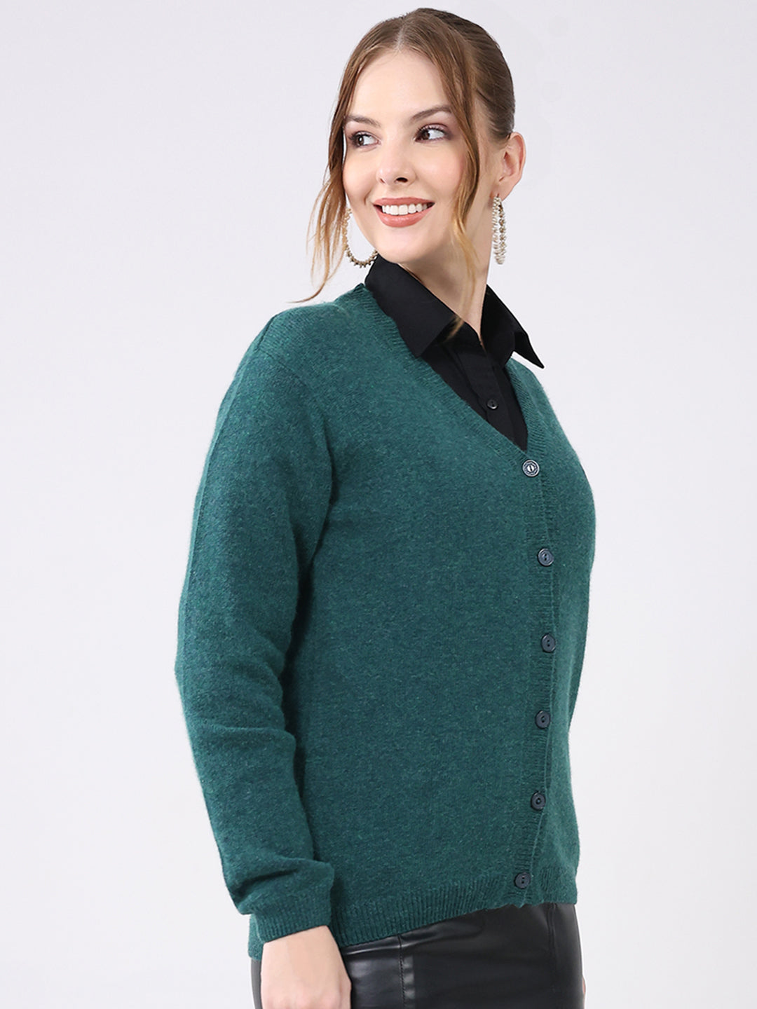 Women Green Solid V Neck Full Sleeve Cardigan