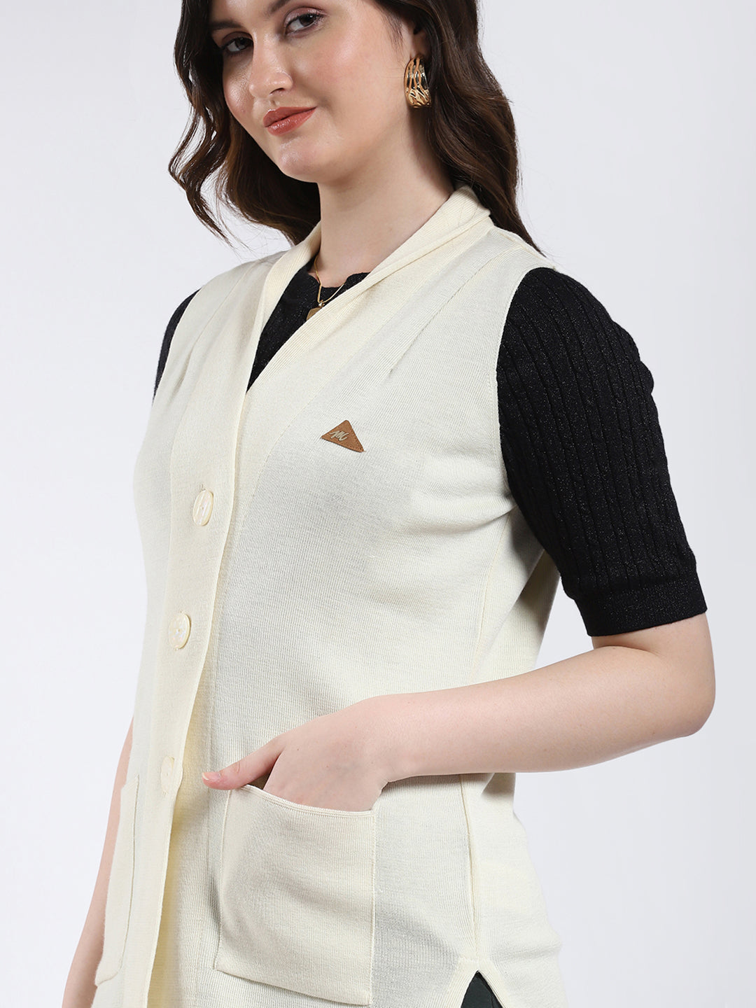 Women White Solid V Neck Sleeveless Cardigan