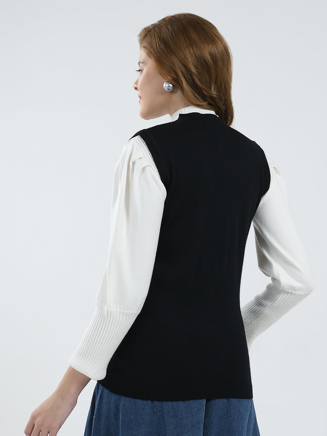 Women Black Solid V Neck Sleeveless Cardigan