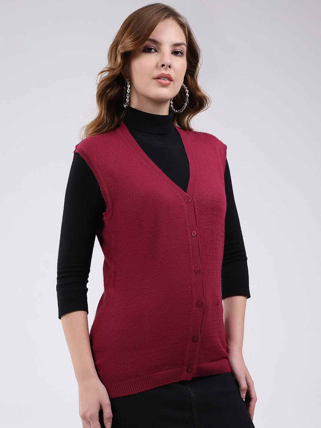 Women Maroon Solid V Neck Sleeveless Cardigan