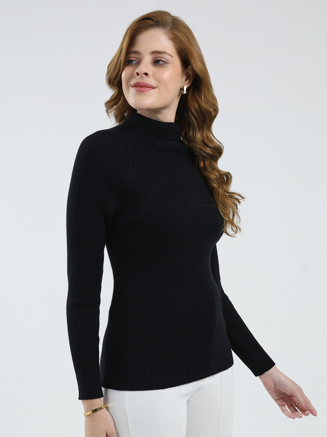 Women Black Solid Turtle Neck Full Sleeve Sceavy