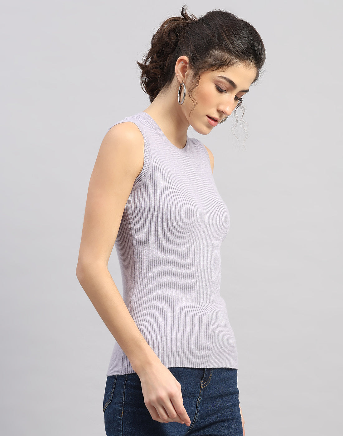 Women Grey Solid Round Neck Sleeveless Sceavy