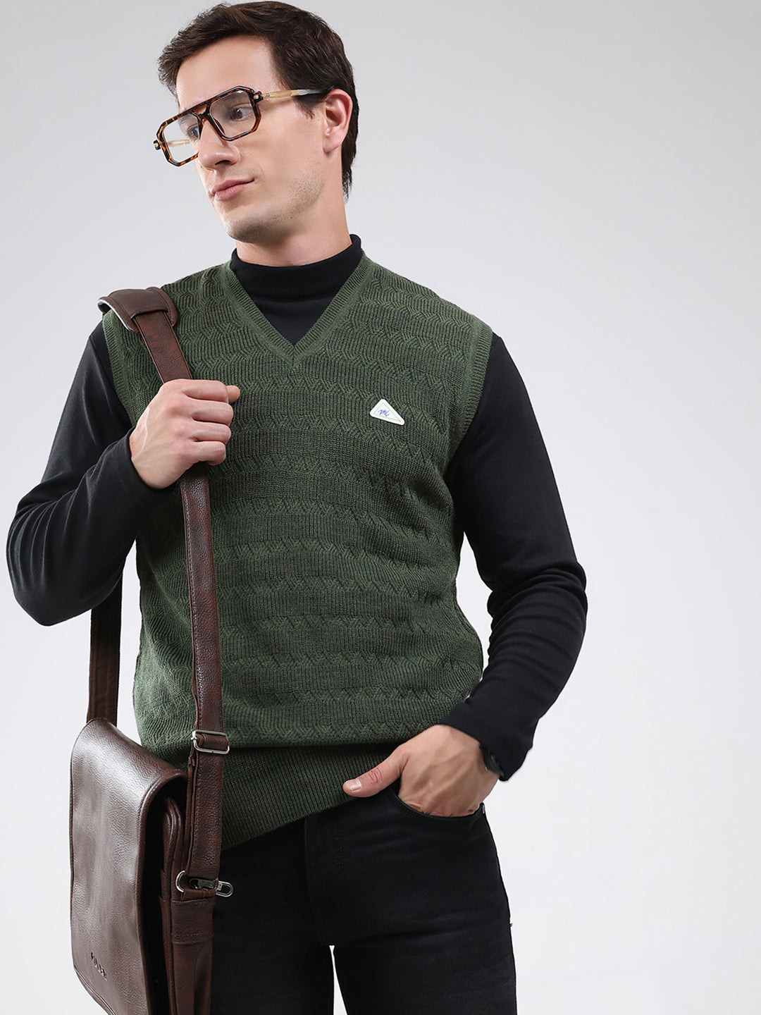 Men Green Self Design V Neck Sleeveless Sweater