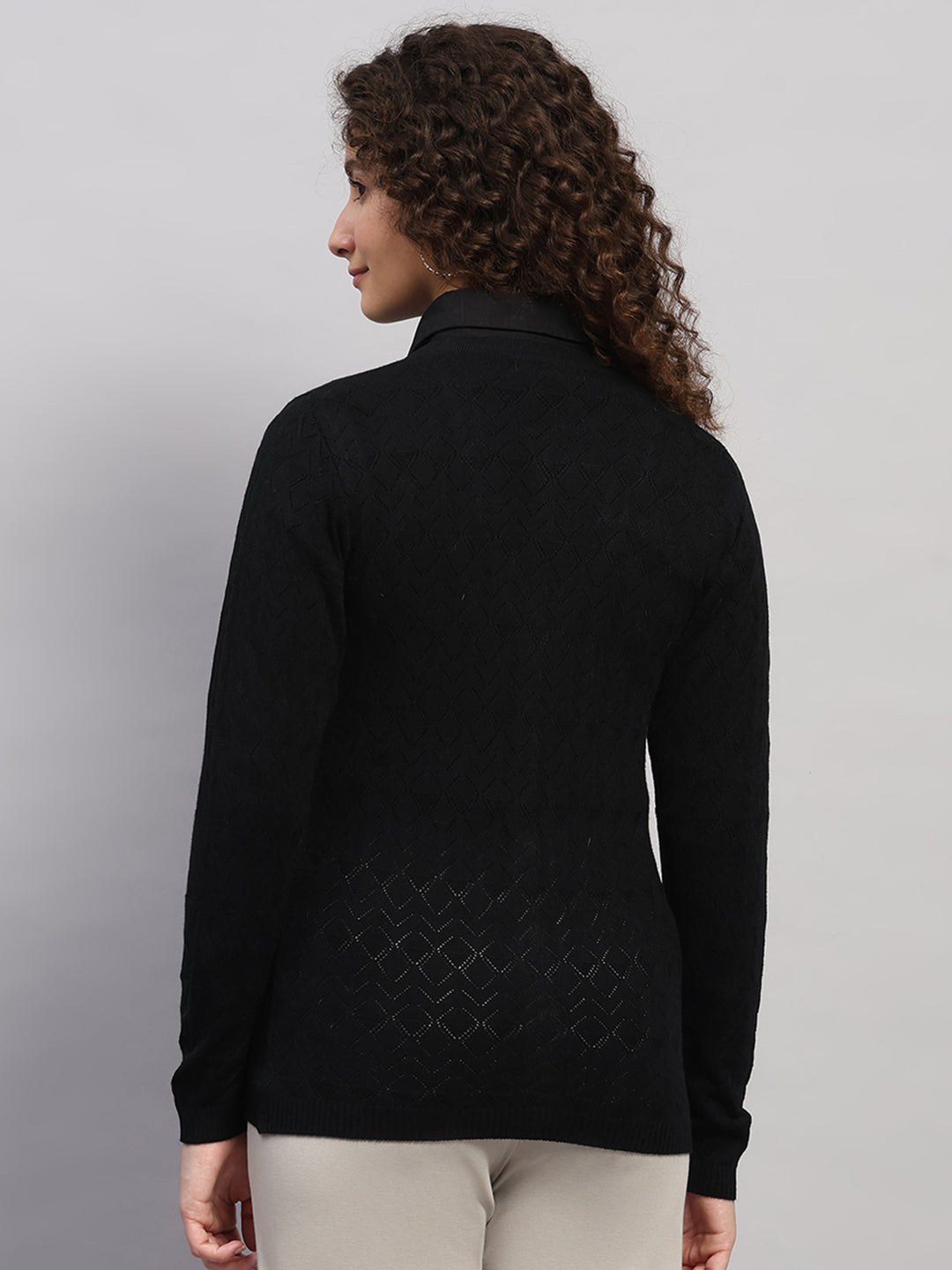 Women Black Self Design V Neck Full Sleeve Cardigan