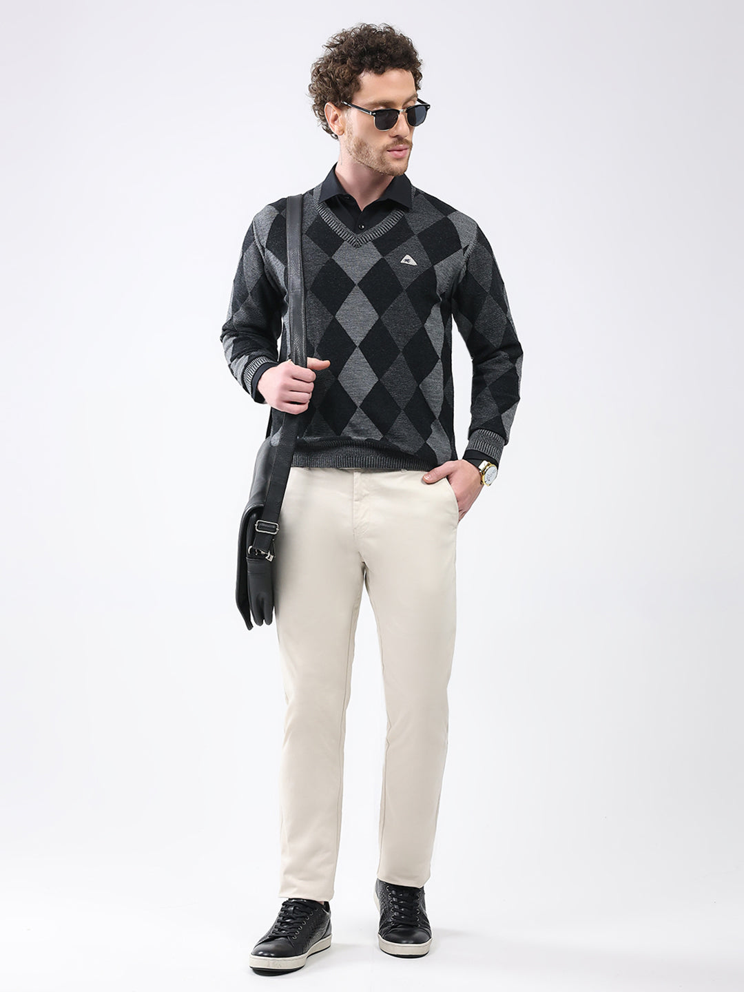 Men Black Geometric V Neck Full Sleeve Pullover