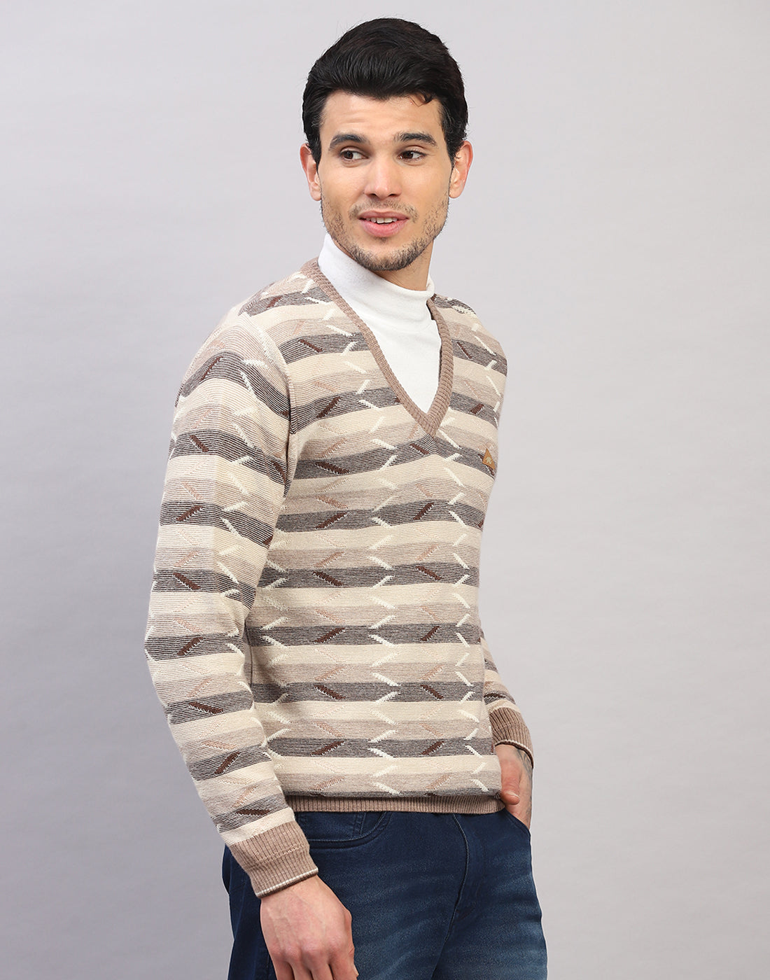 Men Beige Solid V Neck Full Sleeve Pullover