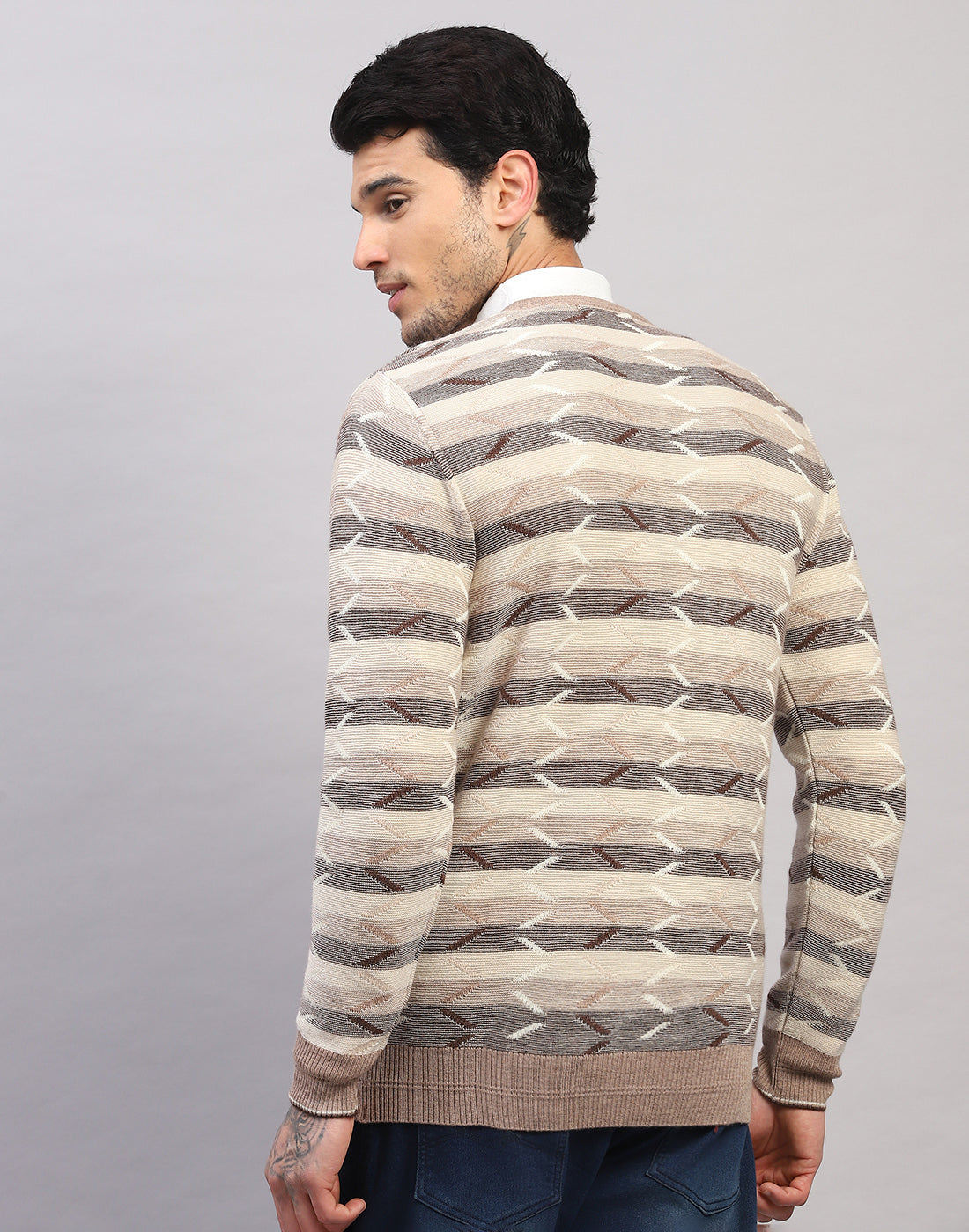 Men Beige Solid V Neck Full Sleeve Pullover