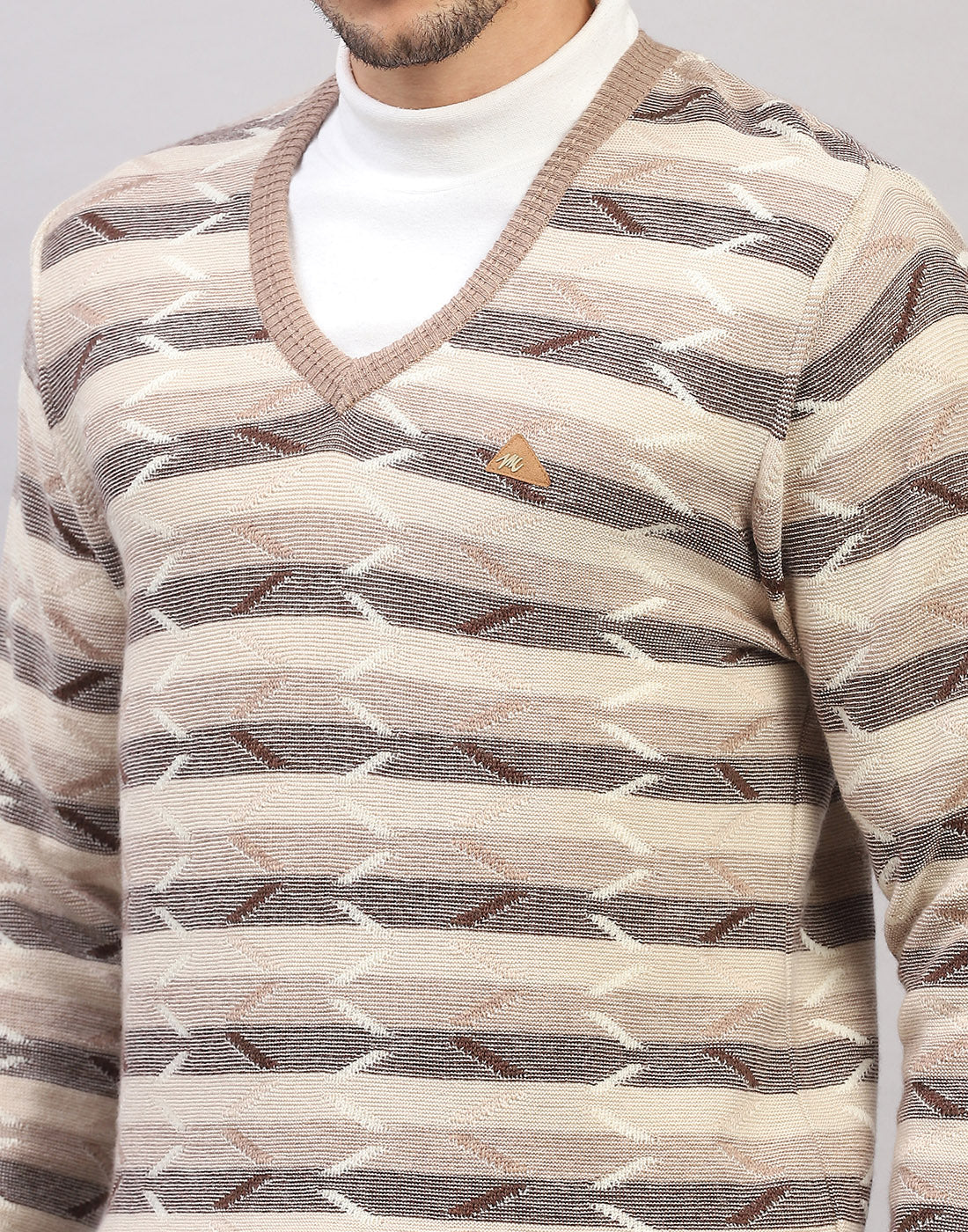 Men Beige Solid V Neck Full Sleeve Pullover