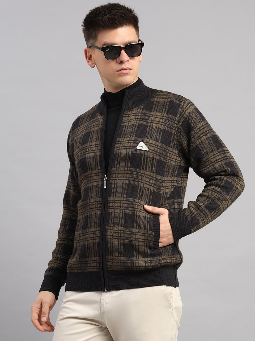 Men Black Self Design Round Neck Full Sleeve Pullover