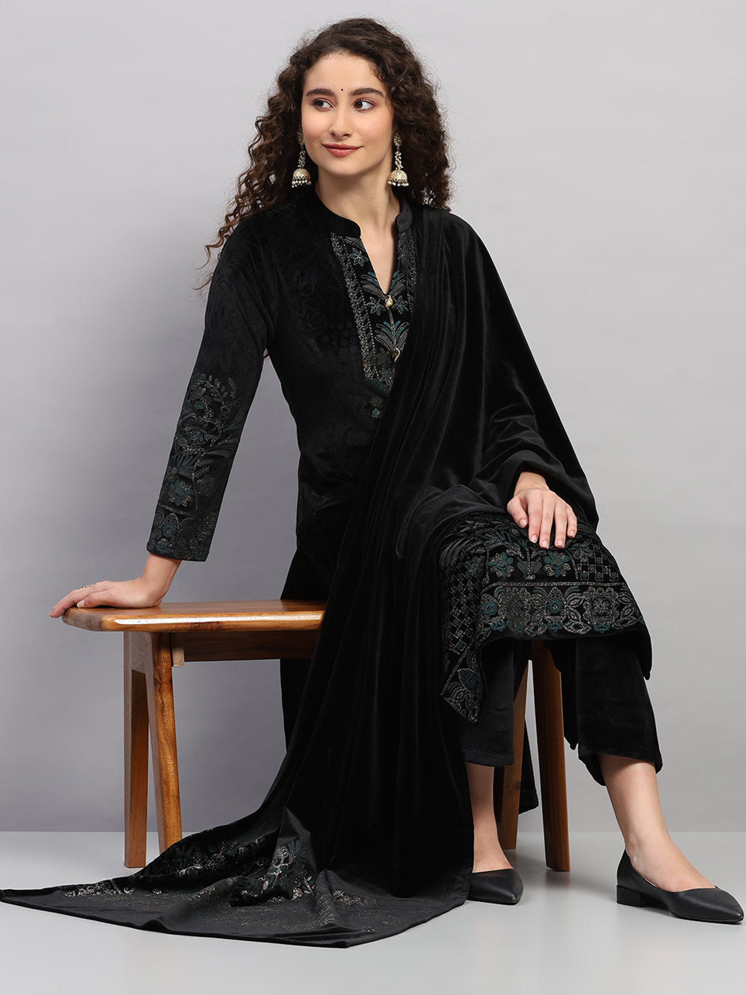 Women Black Printed Round Neck Full Sleeve 3 Pc Kurti Set for Winter