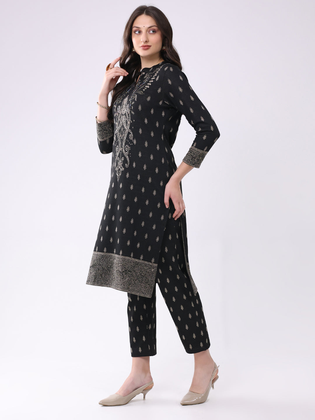 Women Black Printed Round Neck Full Sleeve Kurti Set for Winter