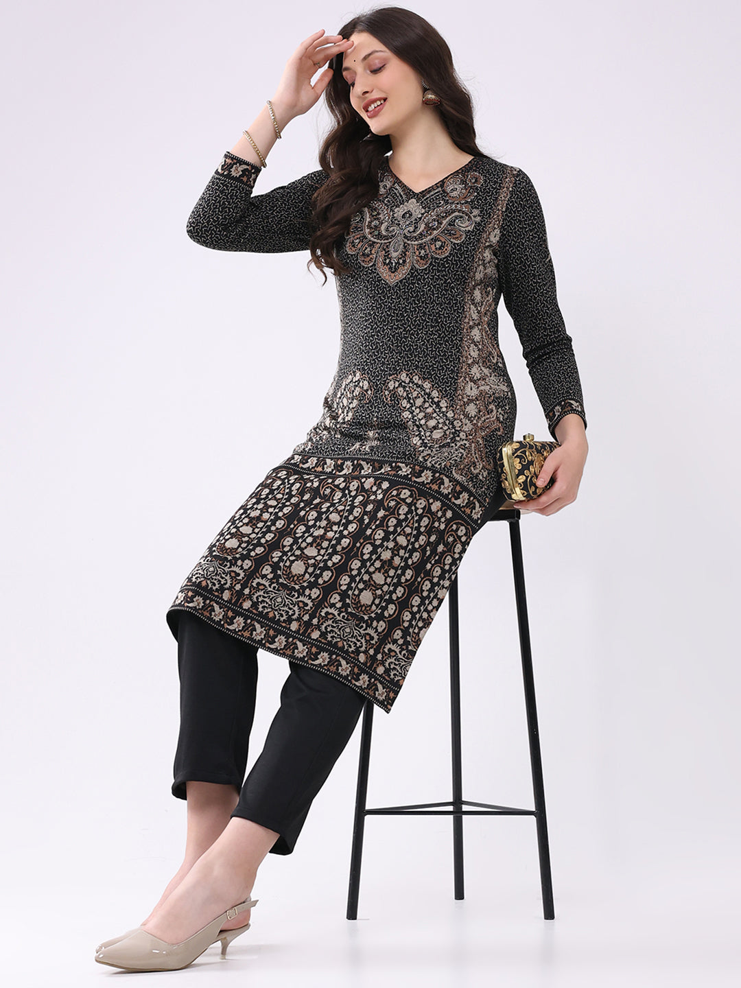 Women Green Printed V Neck Full Sleeve Kurti Set for Winter