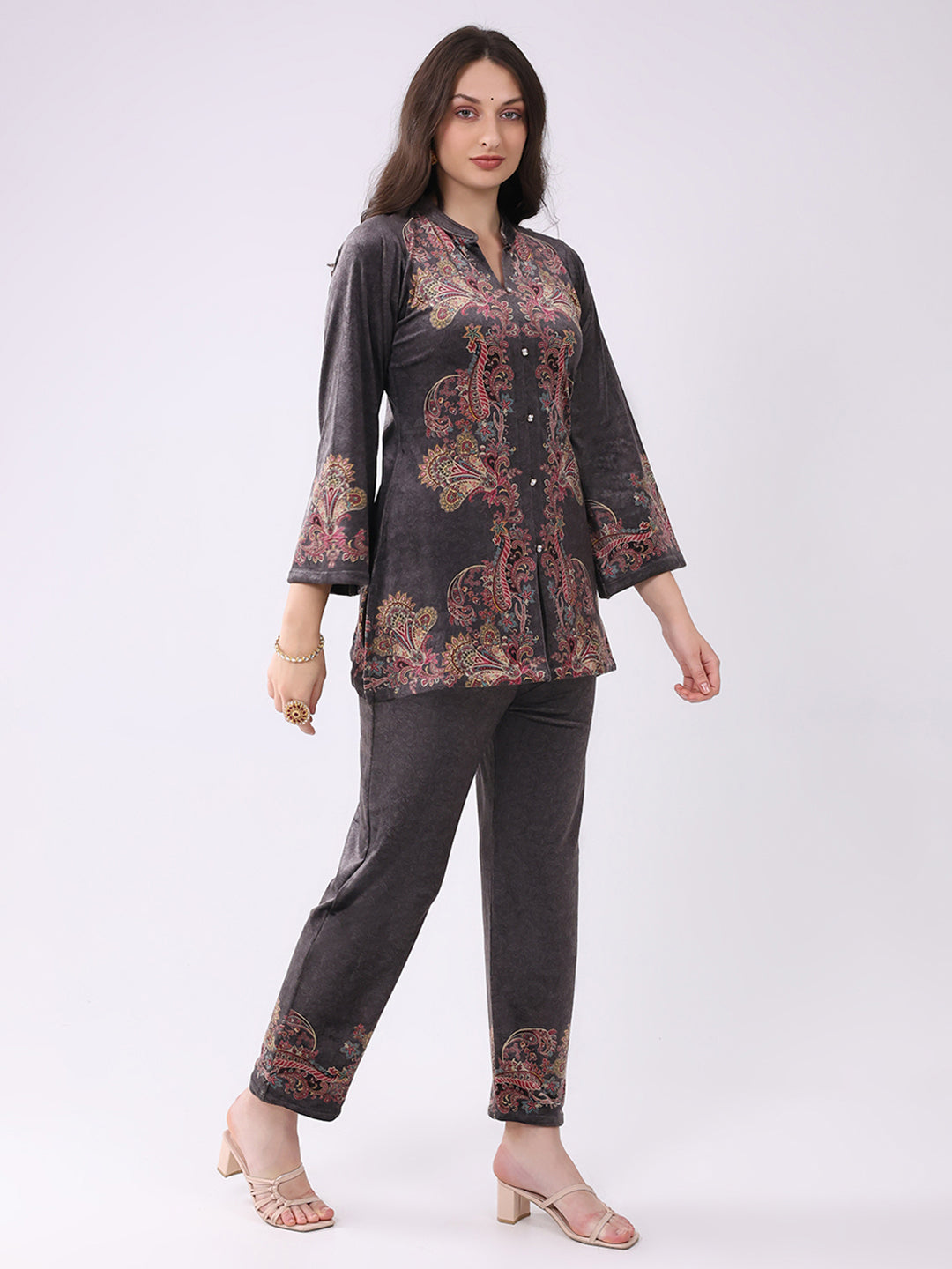 Women Grey Printed Round Neck Full Sleeve Kurti Set for Winter