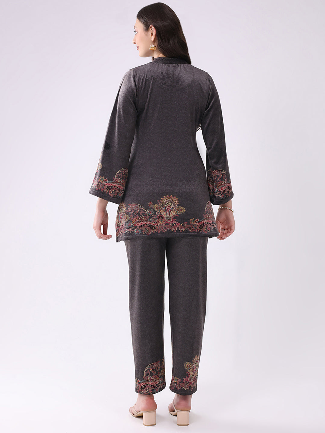 Women Grey Printed Round Neck Full Sleeve Kurti Set for Winter