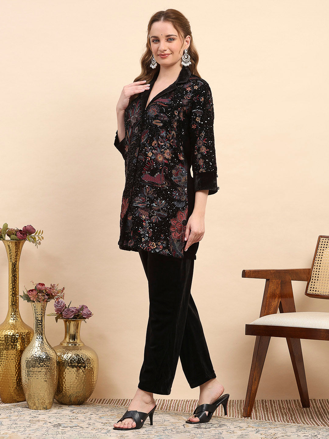 Women Black Printed V Neck Full Sleeve Kurti Set for Winter