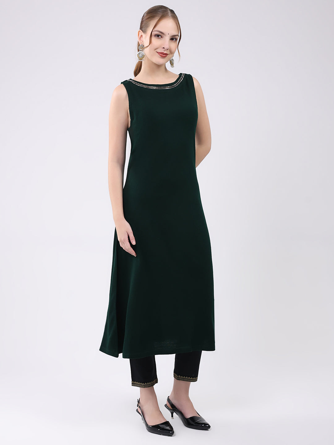 Women Green Printed Round Neck Sleeveless Kurti with Shrug (2 Pc set)