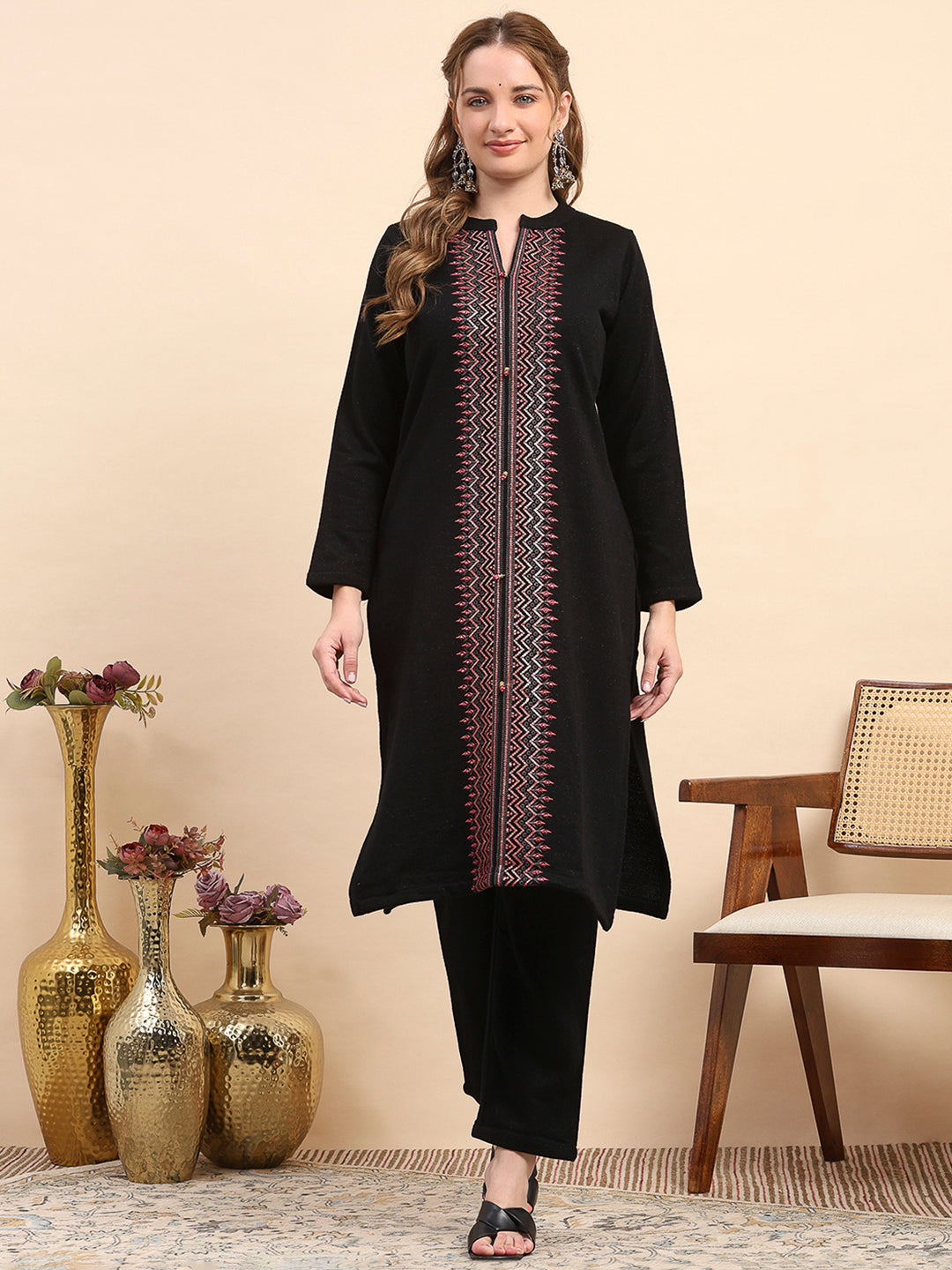 Women Black Printed Round Neck Full Sleeve Kurti Set for Winter