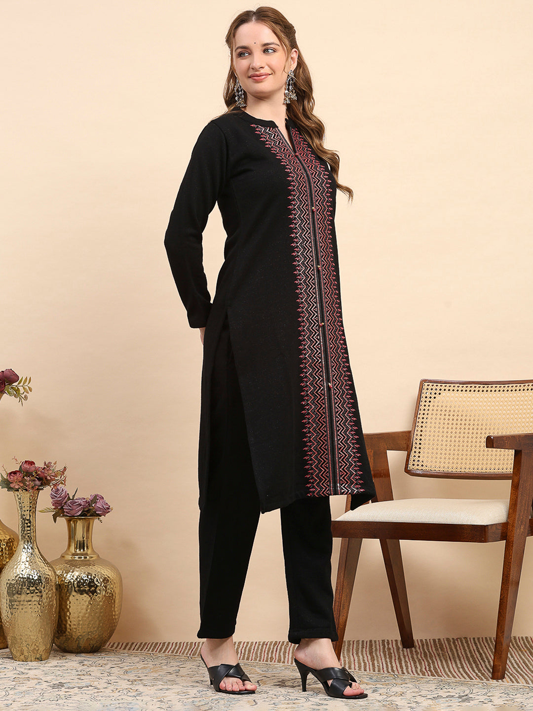 Women Black Printed Round Neck Full Sleeve Kurti Set for Winter