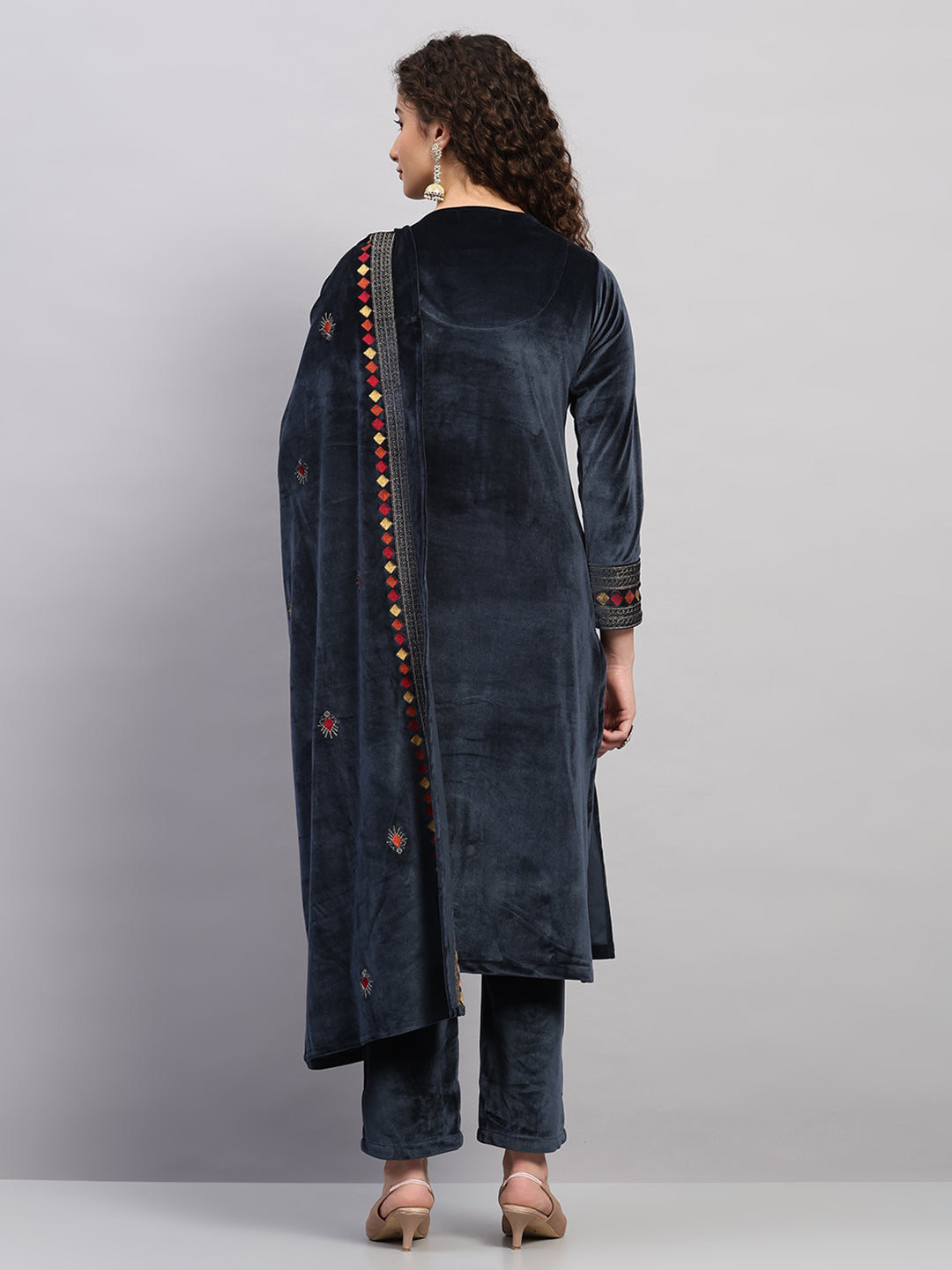 Women Grey Printed Round Neck Full Sleeve 3 Pc Kurti Set for Winter