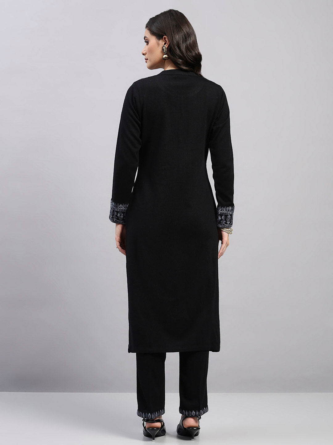 Women Black Printed Round Neck Full Sleeve Kurti Set for Winter