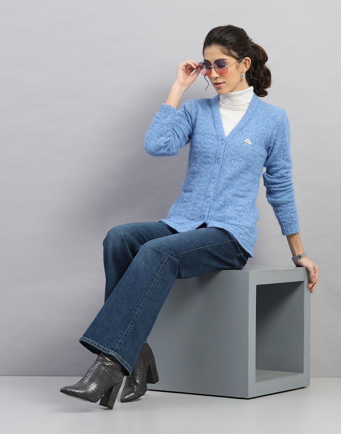 Women Light Blue Self Design V Neck Full Sleeve Cardigan
