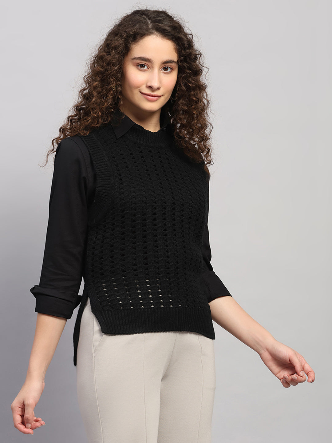 Women Black Jaquard Round Neck Sleeveless Winter Top