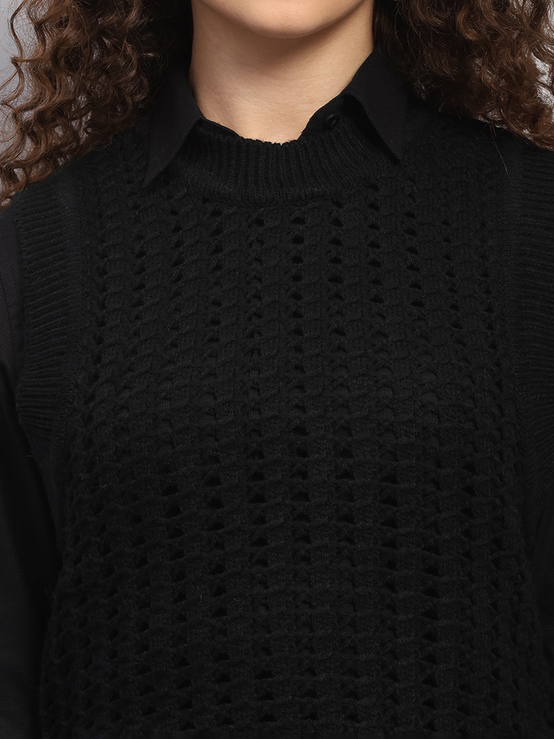 Women Black Jaquard Round Neck Sleeveless Winter Top