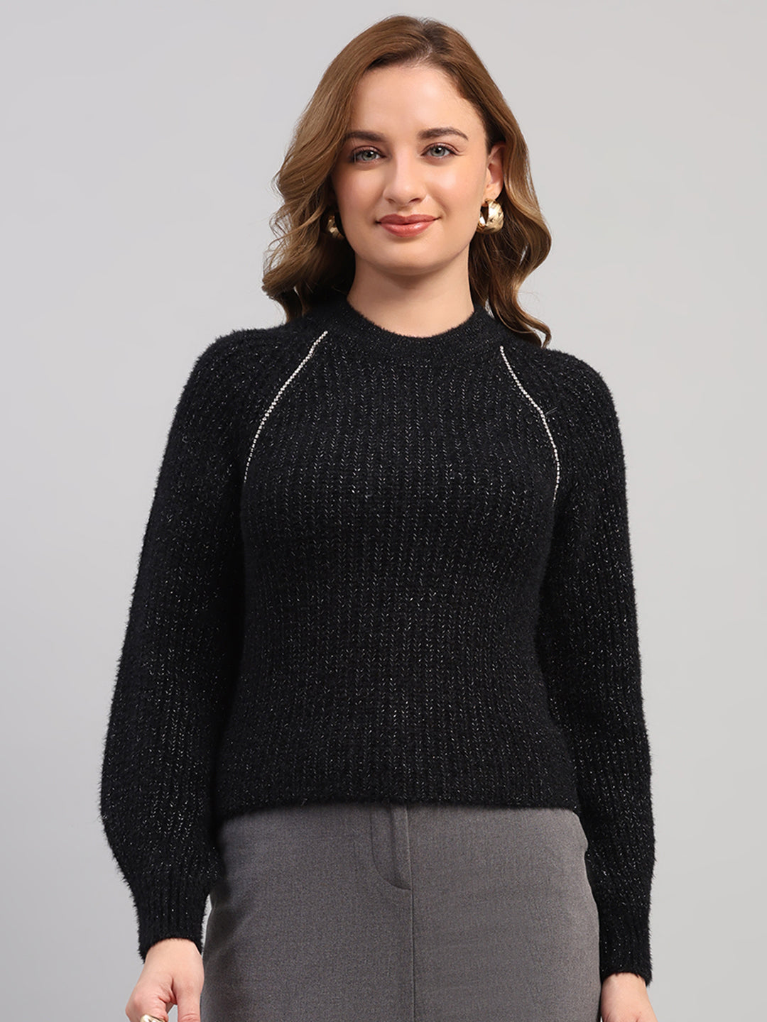 Women Black Solid Round Neck Full Sleeve Winter Top