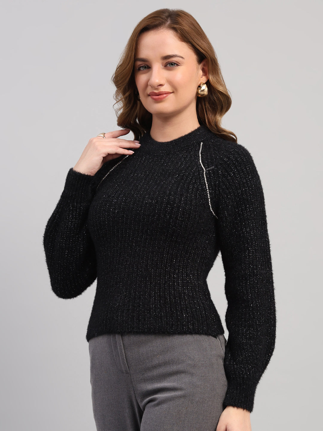 Women Black Solid Round Neck Full Sleeve Winter Top