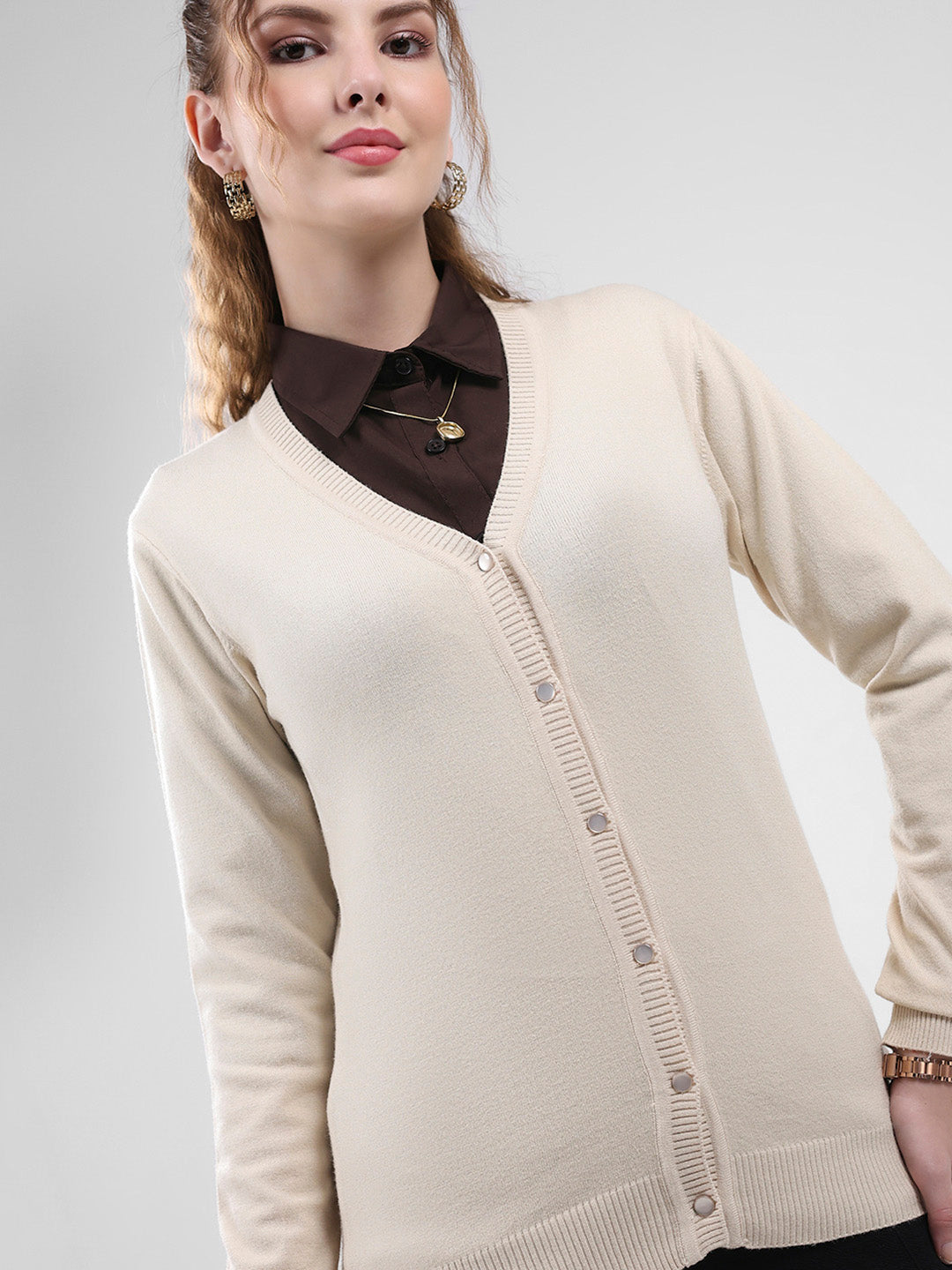 Women Beige Solid V Neck Full Sleeve Cardigan
