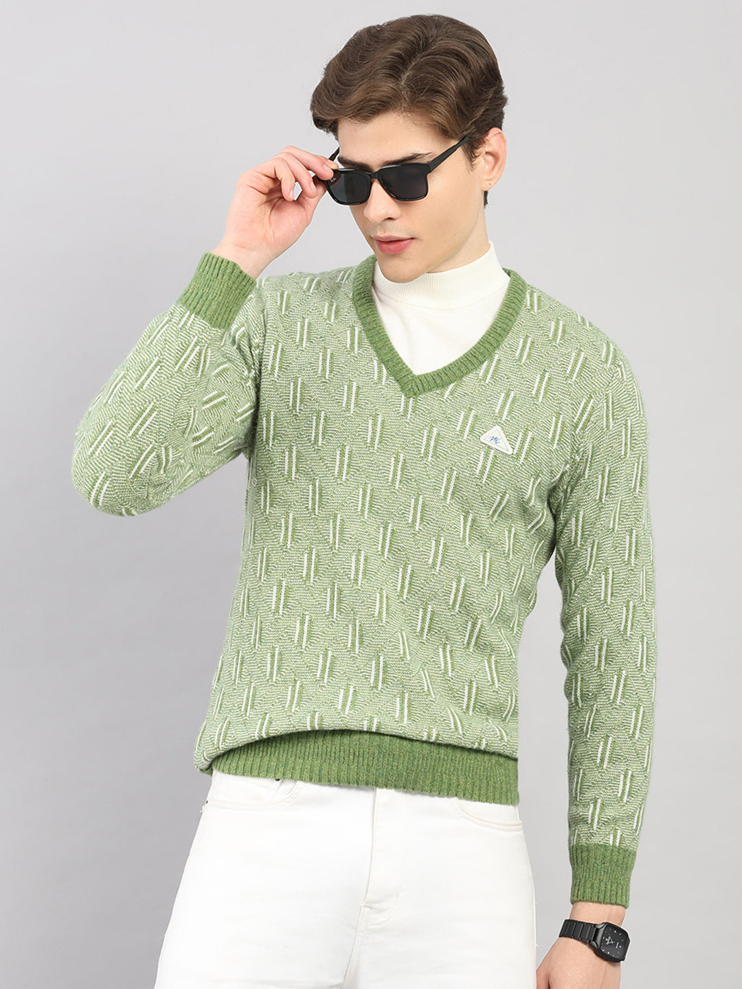 Men Green Self Design V Neck Full Sleeve Pullover