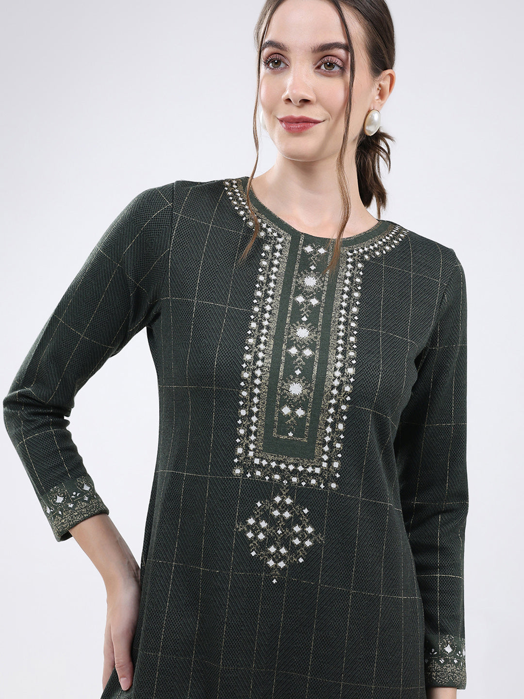 Women Green Self Design Round Neck Full Sleeve Kurti Set for Winter