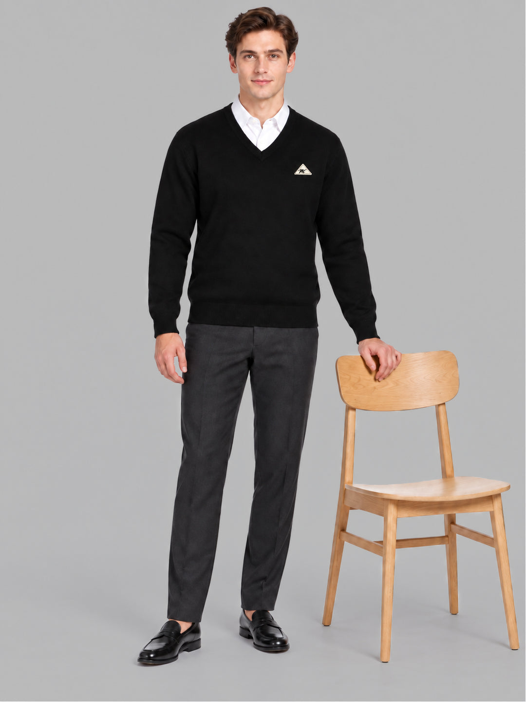 Men Black Solid V Neck Full Sleeve Pullover