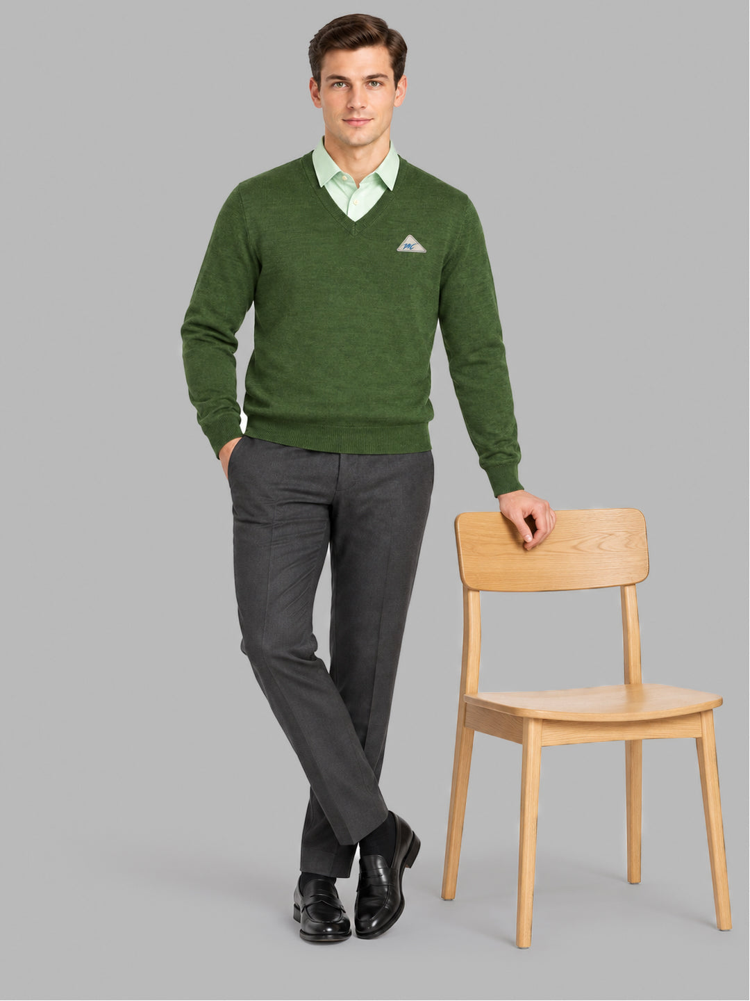 Men Green Solid V Neck Full Sleeve Pullover