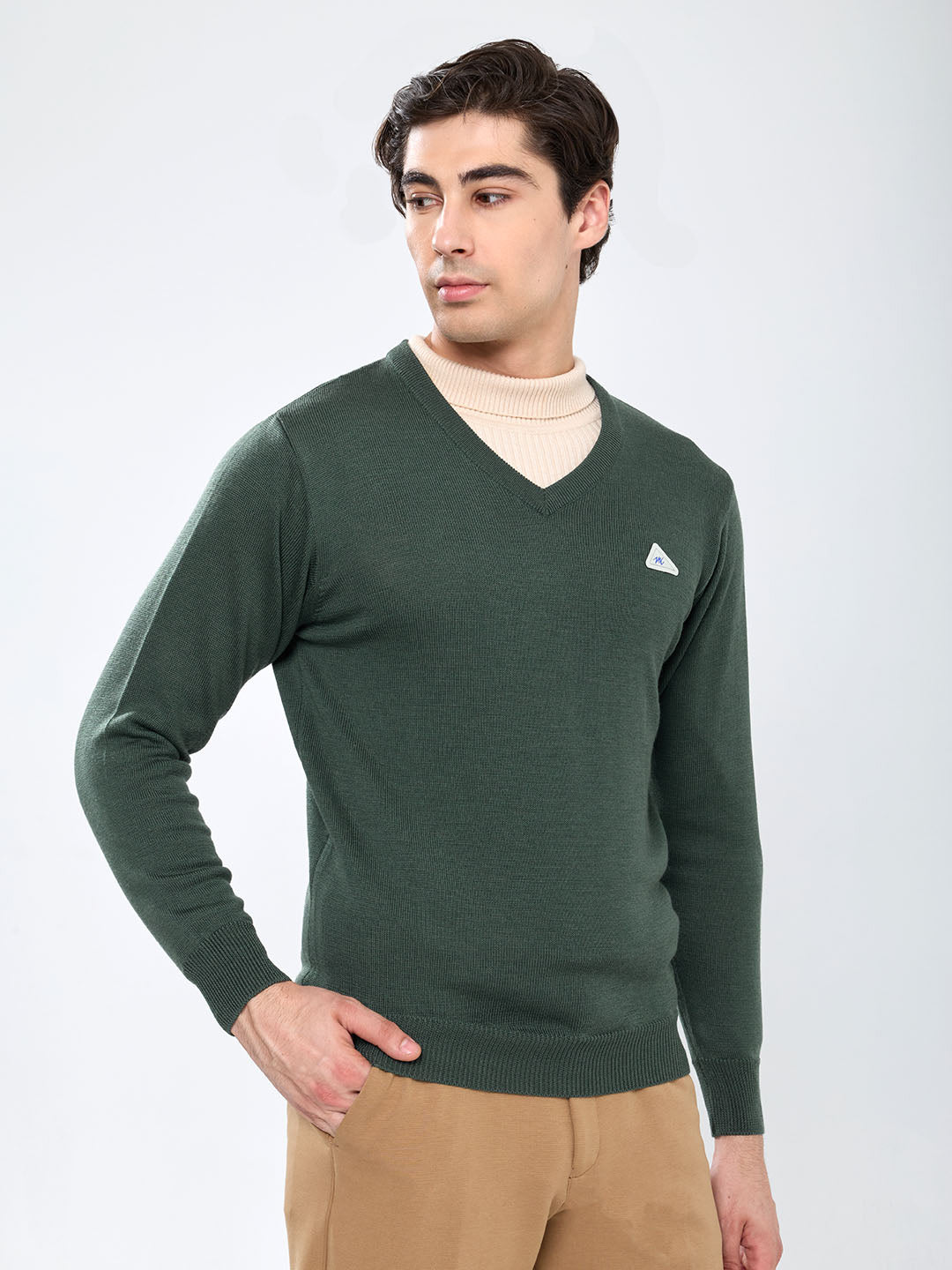 Men Olive Solid V Neck Full Sleeve Pullover